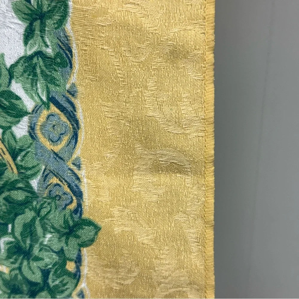 Vintage (1997) Spring Easter Theme Oblong Tablecloth Oblong (82